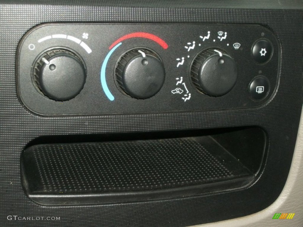 2005 Dodge Ram 1500 Sport Quad Cab Controls Photos