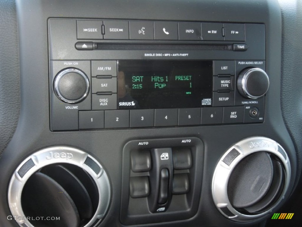 2013 Jeep Wrangler Unlimited Oscar Mike Freedom Edition 4x4 Audio System Photo #76917813