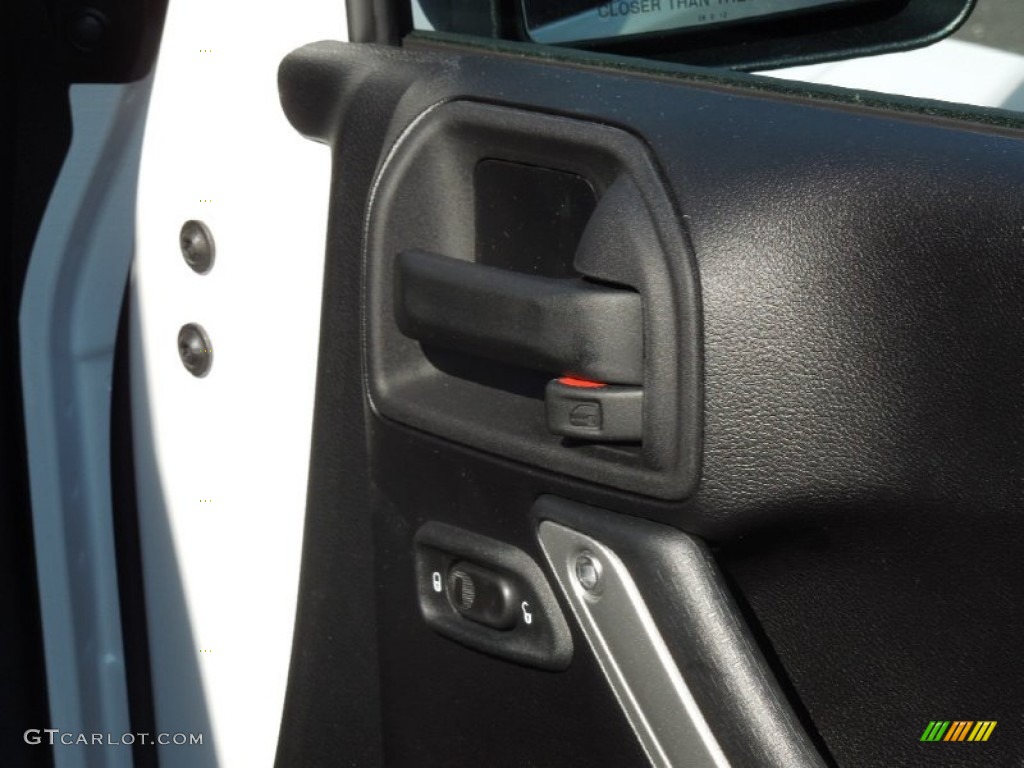 2013 Wrangler Unlimited Oscar Mike Freedom Edition 4x4 - Bright White / Freedom Edition Black/Silver photo #21