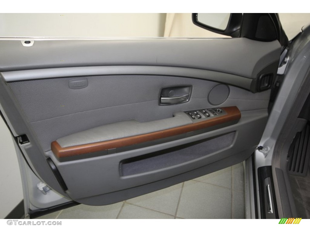 2005 BMW 7 Series 745i Sedan Basalt Grey/Flannel Grey Door Panel Photo #76918818