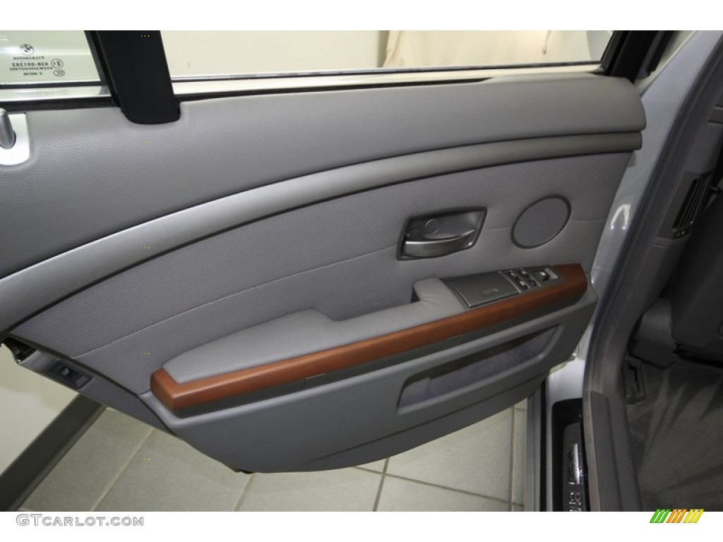 2005 BMW 7 Series 745i Sedan Basalt Grey/Flannel Grey Door Panel Photo #76919015