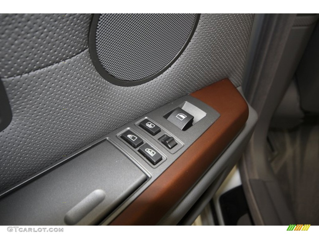 2005 BMW 7 Series 745i Sedan Controls Photo #76919033