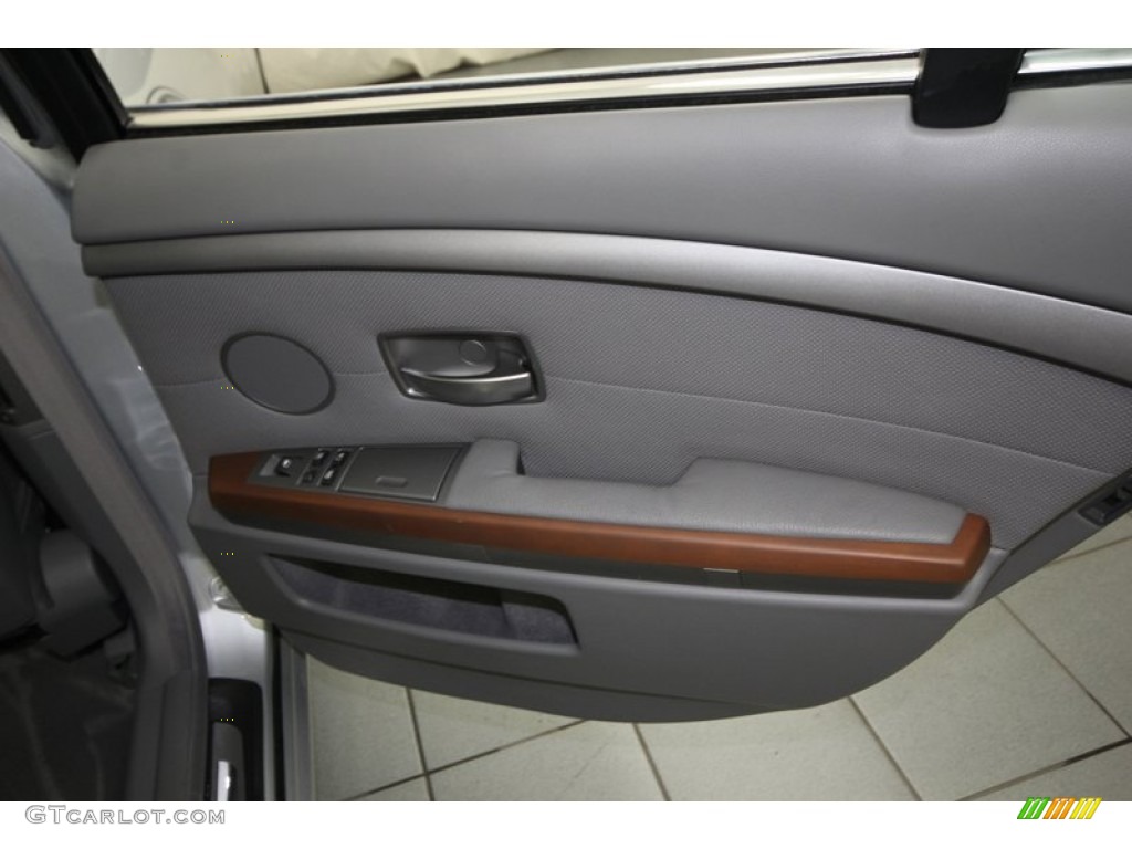 2005 BMW 7 Series 745i Sedan Basalt Grey/Flannel Grey Door Panel Photo #76919239