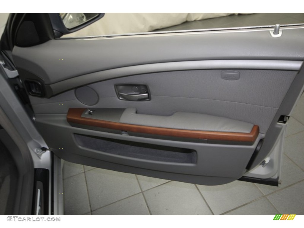 2005 BMW 7 Series 745i Sedan Basalt Grey/Flannel Grey Door Panel Photo #76919338