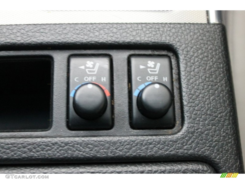 2006 Infiniti M 45 Sport Sedan Controls Photos