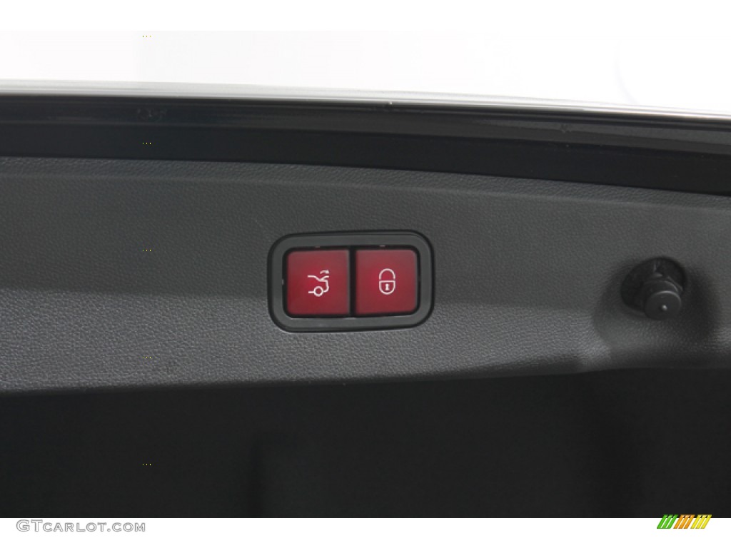 2010 E 550 4Matic Sedan - Black / Black photo #22