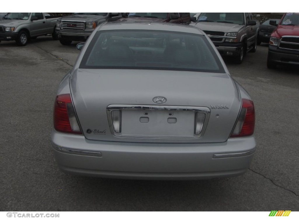 2004 XG350 L Sedan - Titanium / Black photo #3