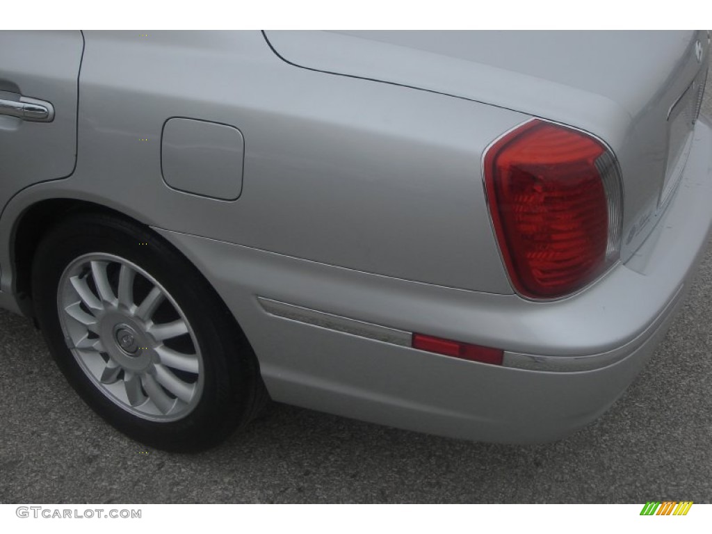 2004 XG350 L Sedan - Titanium / Black photo #5