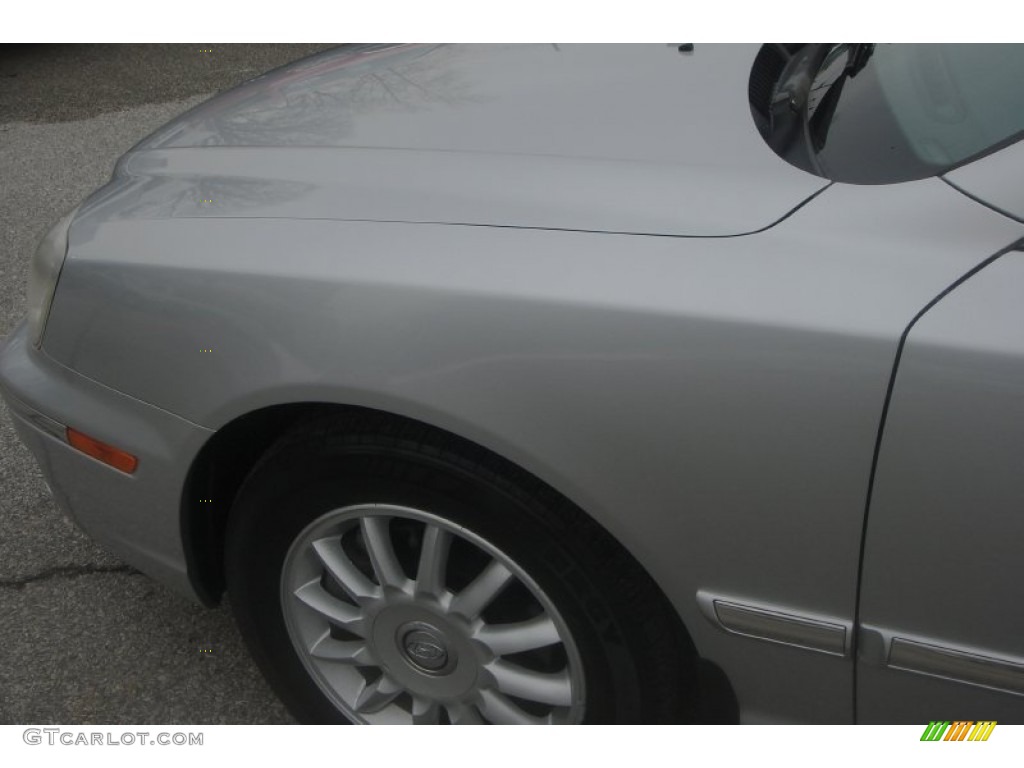 2004 XG350 L Sedan - Titanium / Black photo #9
