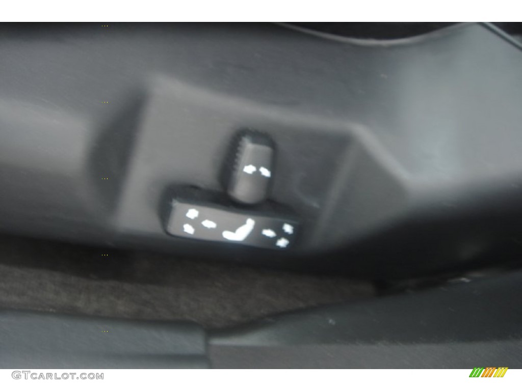 2004 XG350 L Sedan - Titanium / Black photo #16