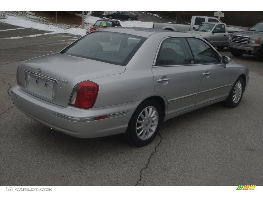 2004 XG350 L Sedan - Titanium / Black photo #33