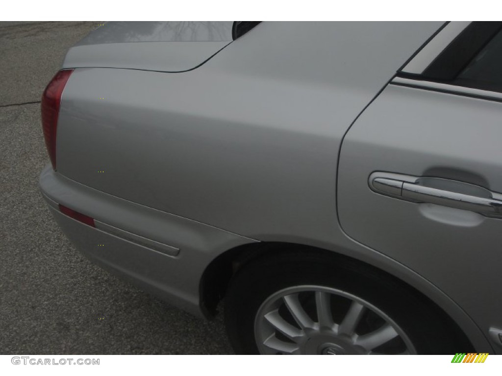 2004 XG350 L Sedan - Titanium / Black photo #39