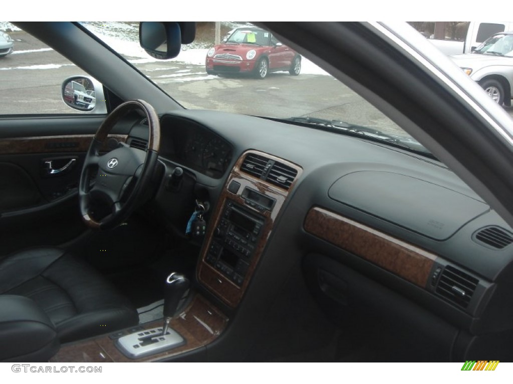 2004 XG350 L Sedan - Titanium / Black photo #41