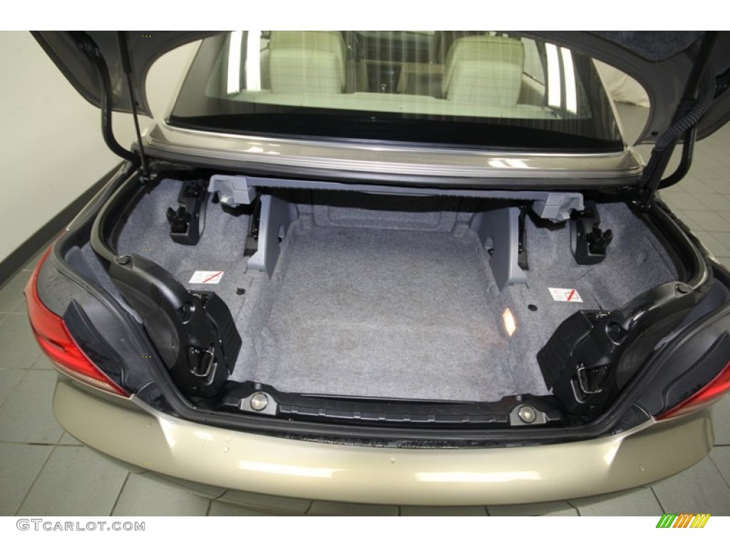 2010 BMW 3 Series 328i Convertible Trunk Photo #76923182