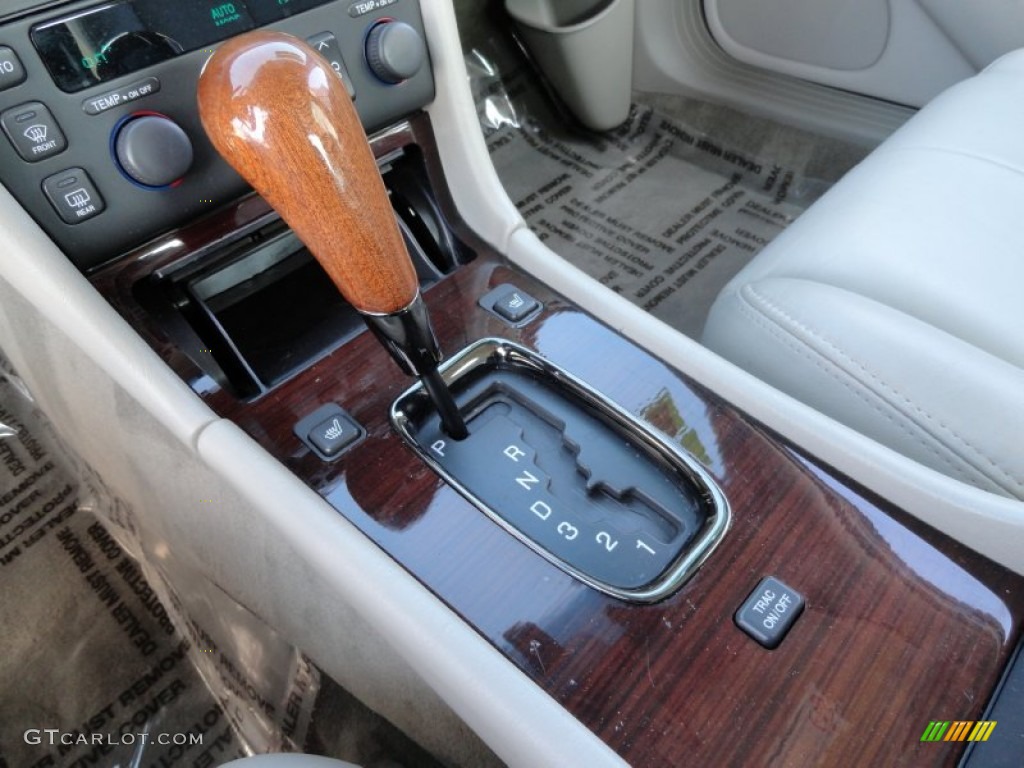 2000 Seville STS - Crimson Pearl / Oatmeal photo #18