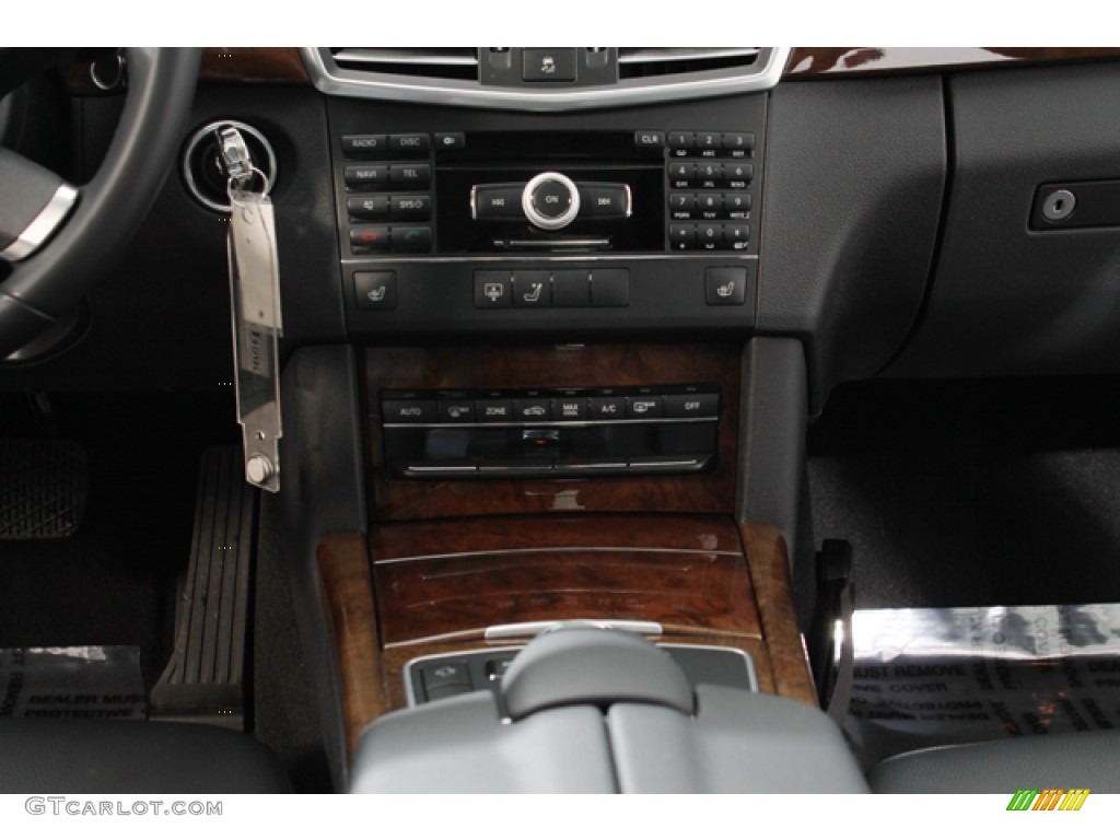 2010 Mercedes-Benz E 350 4Matic Sedan Controls Photo #76925136
