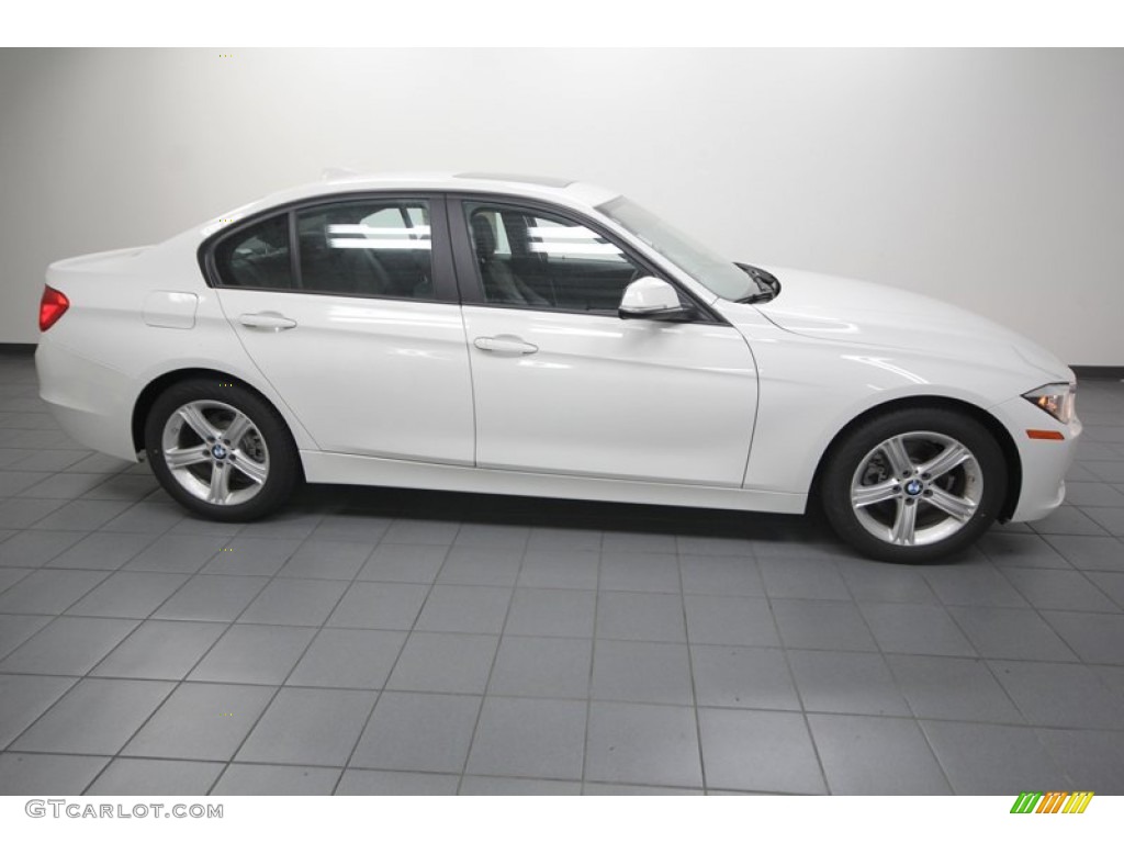 2013 3 Series 328i Sedan - Alpine White / Black photo #2