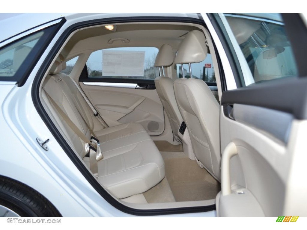 Cornsilk Beige Interior 2013 Volkswagen Passat 2.5L SE Photo #76928076