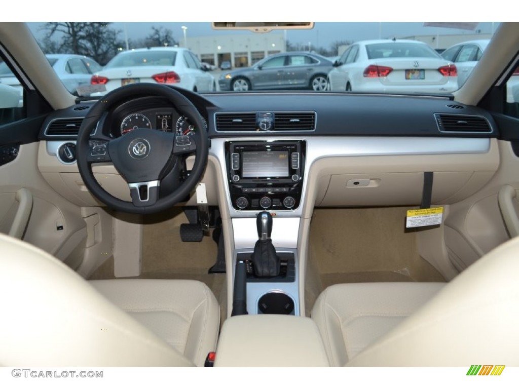 2013 Volkswagen Passat 2.5L SE Cornsilk Beige Dashboard Photo #76928079