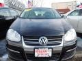 Black - Jetta SE Sedan Photo No. 2