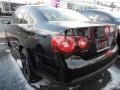 Black - Jetta SE Sedan Photo No. 4