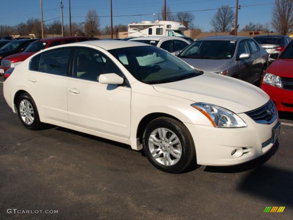 2012 Altima 2.5 S Special Edition - Winter Frost White / Blonde photo #2