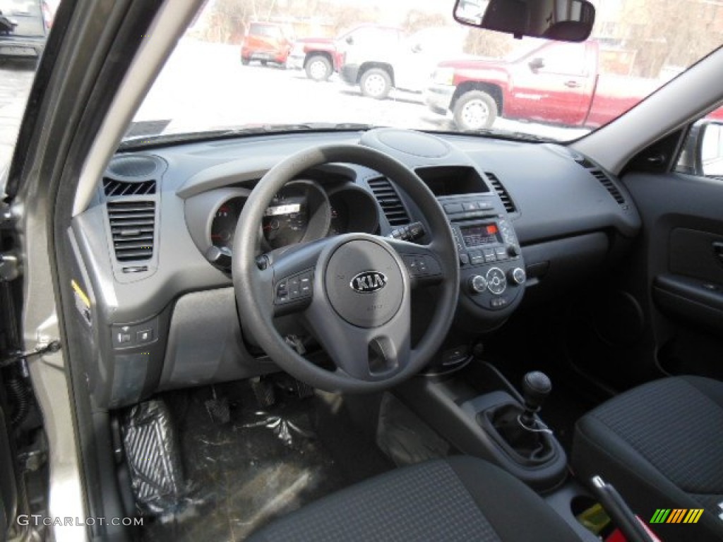 Black Cloth Interior 2013 Kia Soul 1.6 Photo #76932304