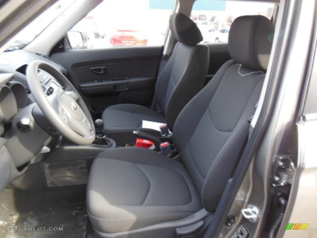 2013 Kia Soul 1.6 Front Seat Photos