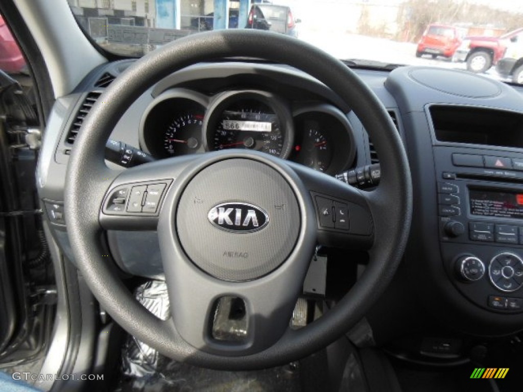 2013 Kia Soul 1.6 Steering Wheel Photos