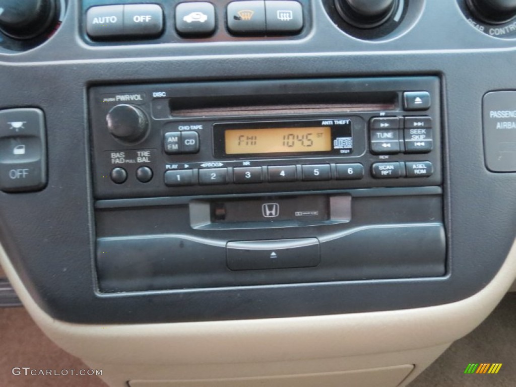 2003 Honda Odyssey EX Audio System Photos
