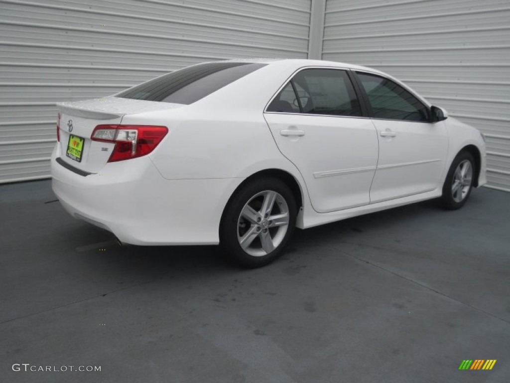 2013 Camry SE - Super White / Black photo #3