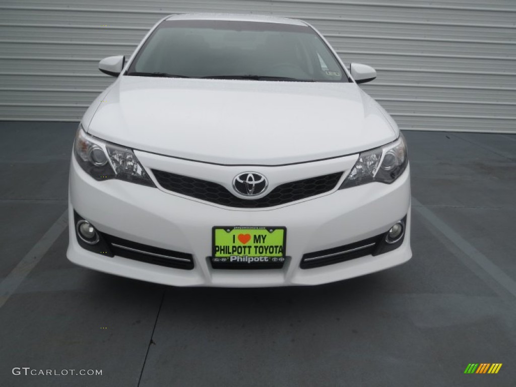 2013 Camry SE - Super White / Black photo #9