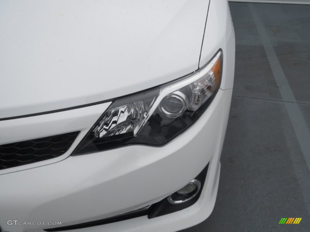 2013 Camry SE - Super White / Black photo #10