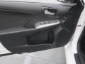 Super White - Camry SE Photo No. 20