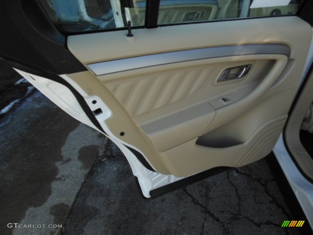 2013 Taurus SEL AWD - White Platinum Tri-Coat / Dune photo #14
