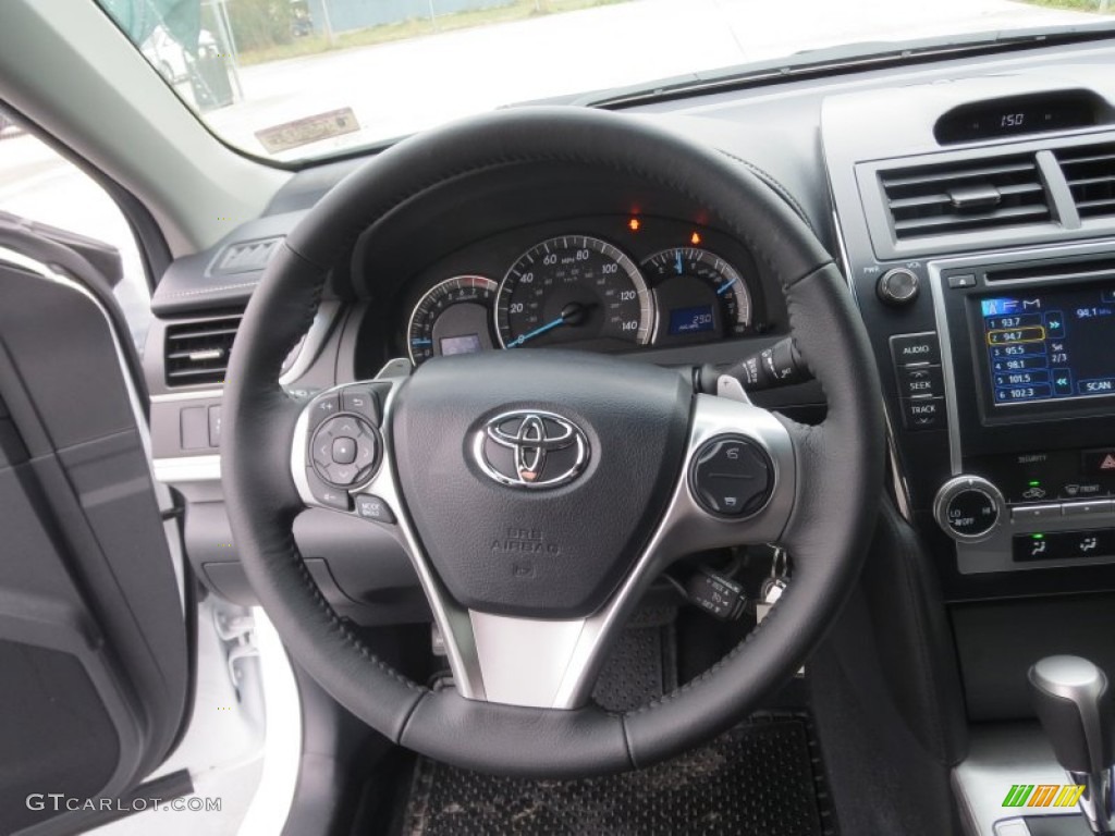 2013 Camry SE - Super White / Black photo #29