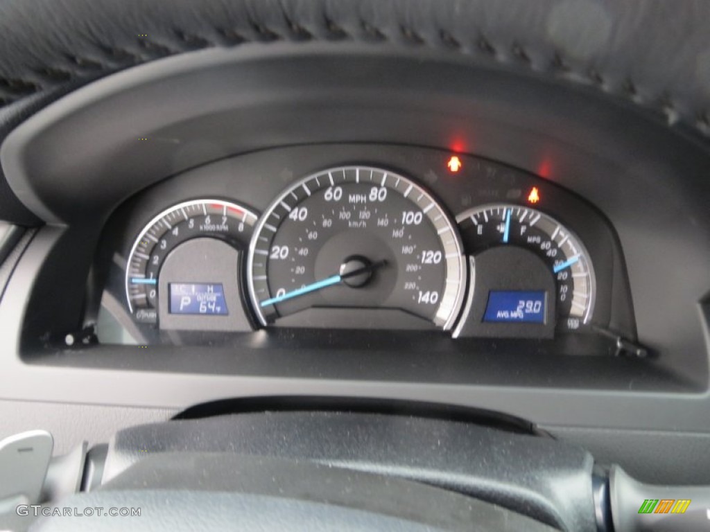 2013 Camry SE - Super White / Black photo #30