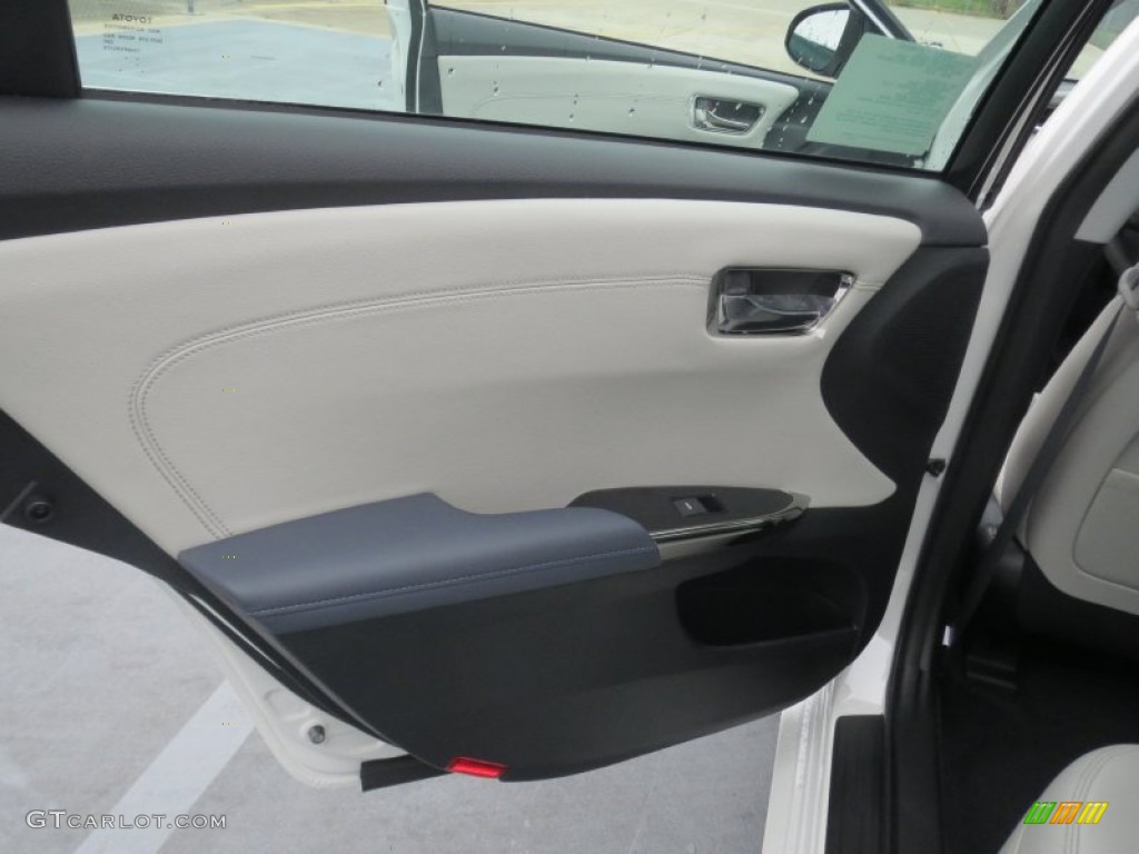 2013 Toyota Avalon Hybrid XLE Light Gray Door Panel Photo #76936876
