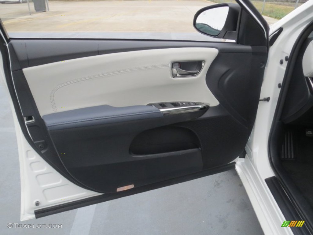 2013 Toyota Avalon Hybrid XLE Light Gray Door Panel Photo #76936918