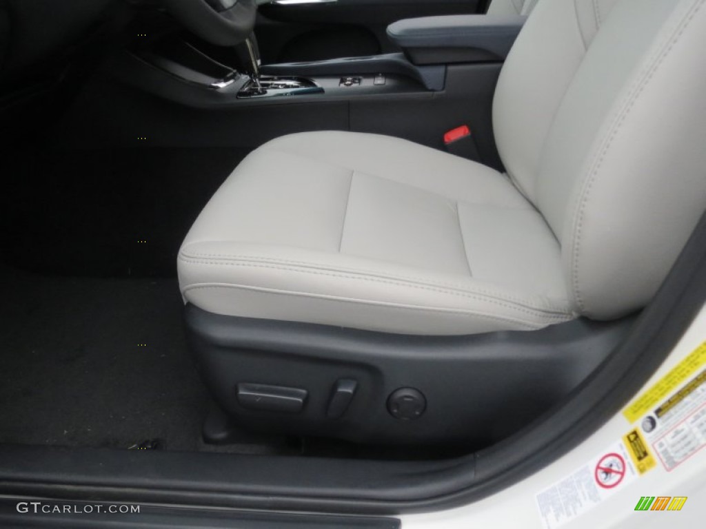 2013 Toyota Avalon Hybrid XLE Front Seat Photos