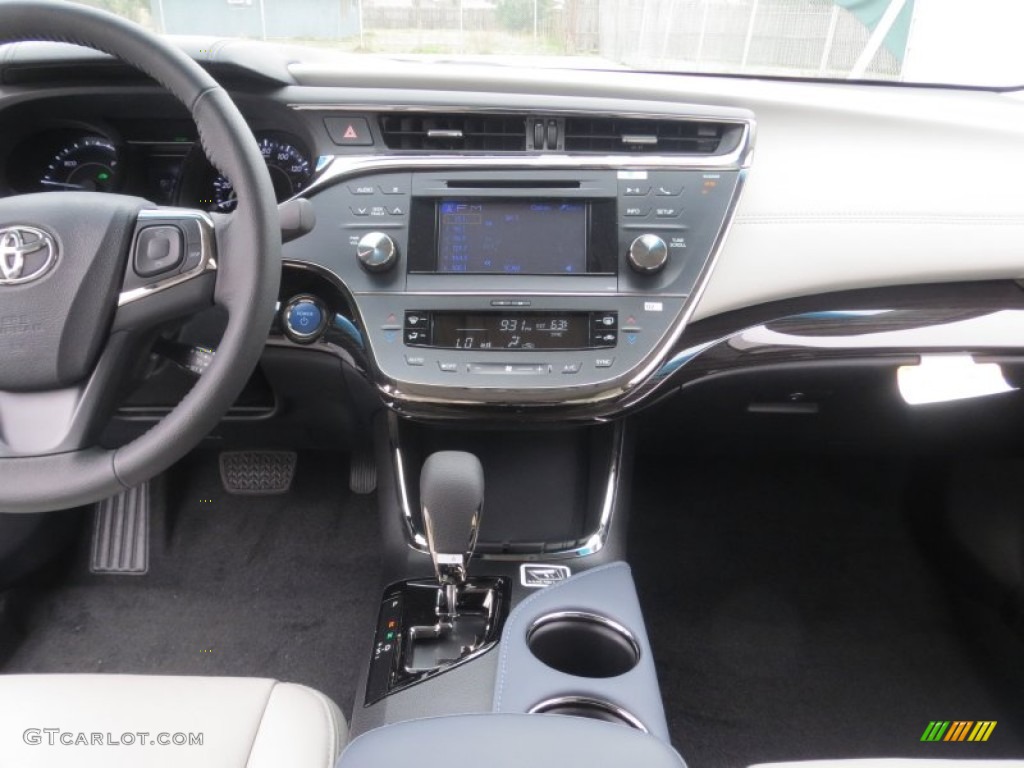 2013 Toyota Avalon Hybrid XLE Controls Photo #76937059