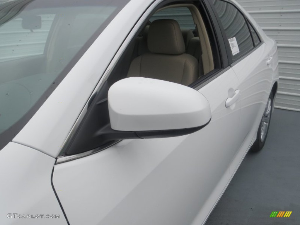 2013 Camry LE - Super White / Ivory photo #13