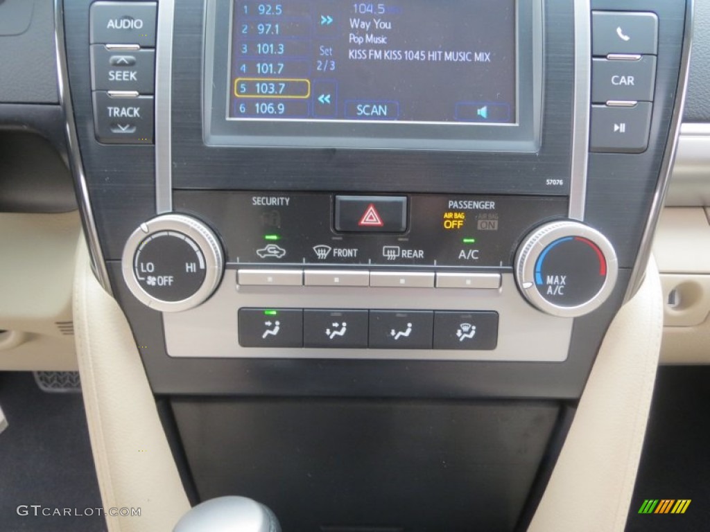2013 Camry LE - Super White / Ivory photo #27