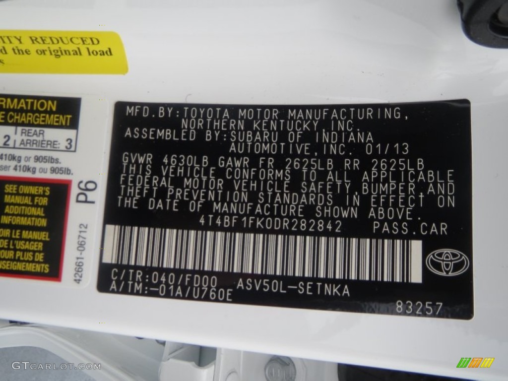 2013 Camry LE - Super White / Ivory photo #32