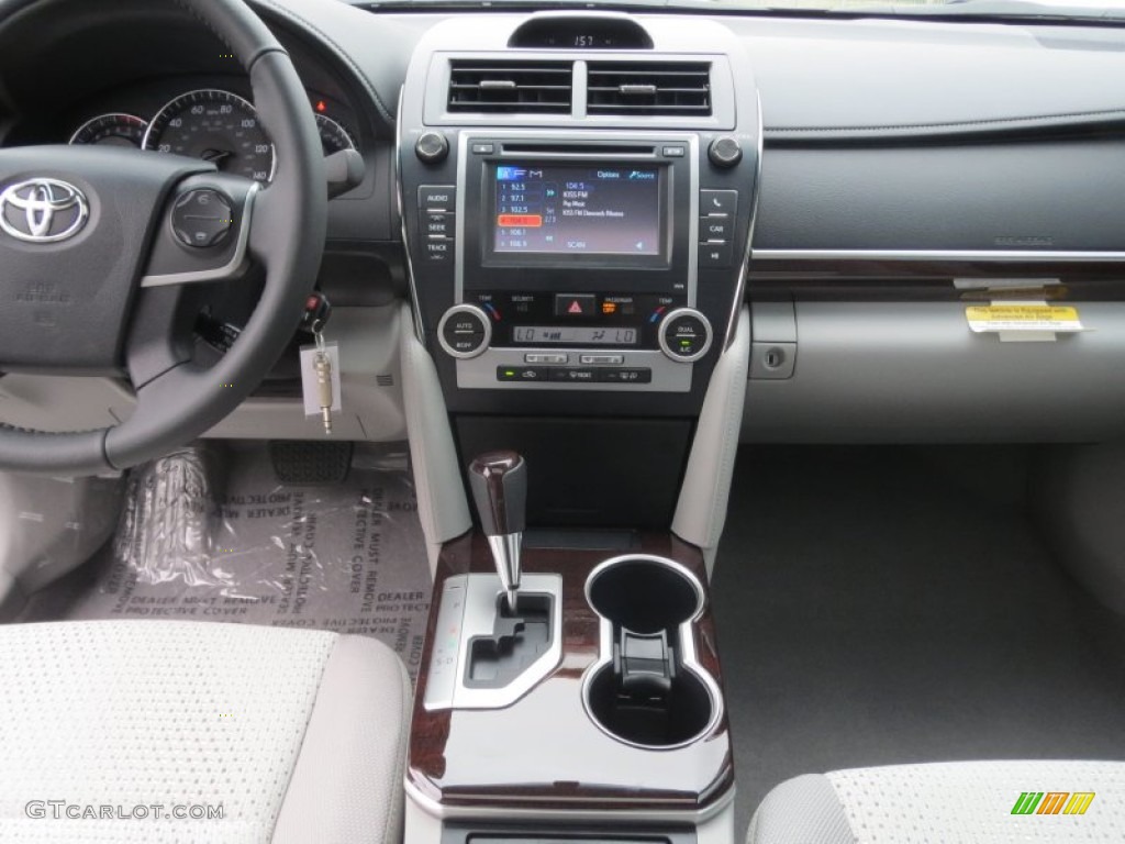 2013 Camry XLE - Cosmic Gray Metallic / Ash photo #26
