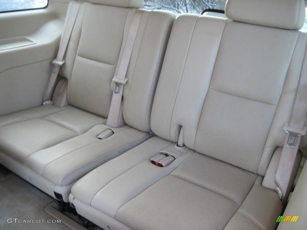 2007 Cadillac Escalade AWD Rear Seat Photo #76944262