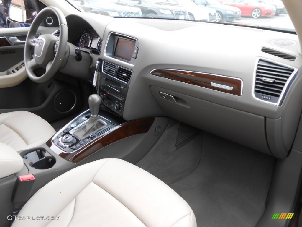 2011 Audi Q5 3.2 quattro Cardamom Beige Dashboard Photo #76944304