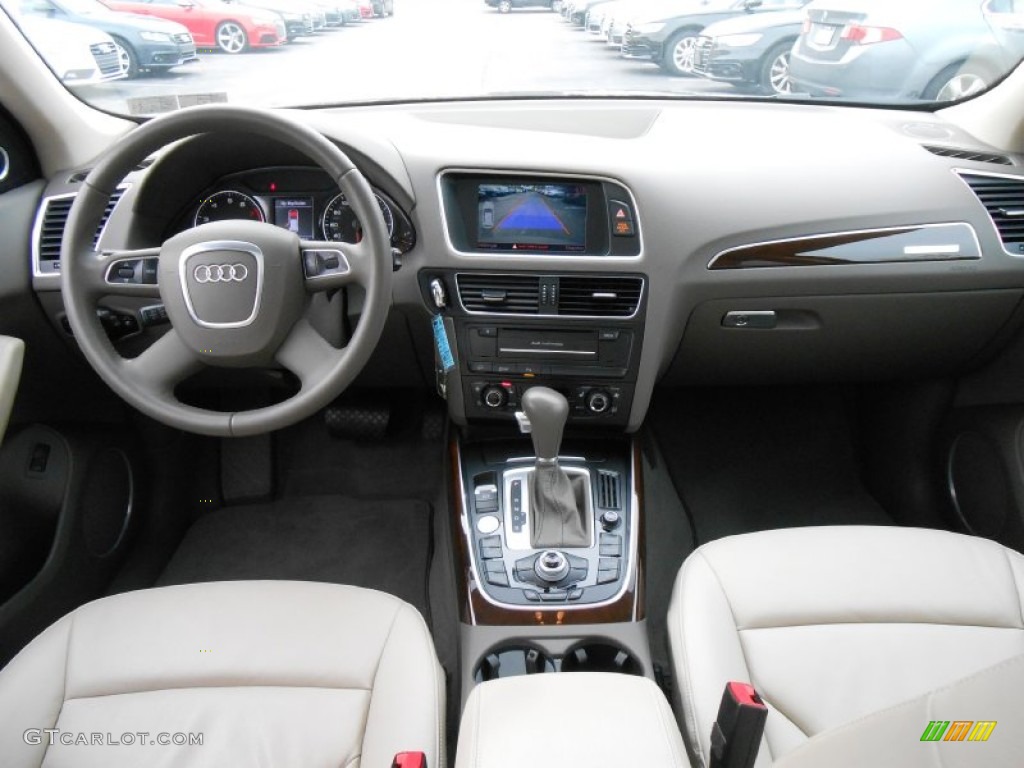 2011 Audi Q5 3.2 quattro Cardamom Beige Dashboard Photo #76944454