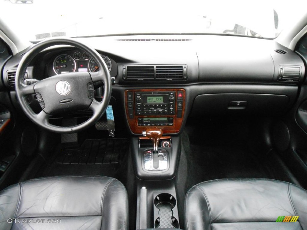 2004 Volkswagen Passat GLX 4Motion Wagon Anthracite Dashboard Photo #76945828