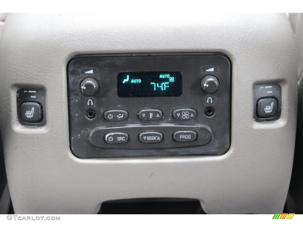 2004 GMC Yukon Denali AWD Controls Photo #76946105